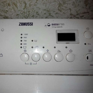 Продаю стиральную машинку б/у Zanussi ZWQ 6130.  