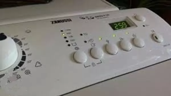 Продаю стиральную машинку б/у Zanussi ZWQ 6130.   2