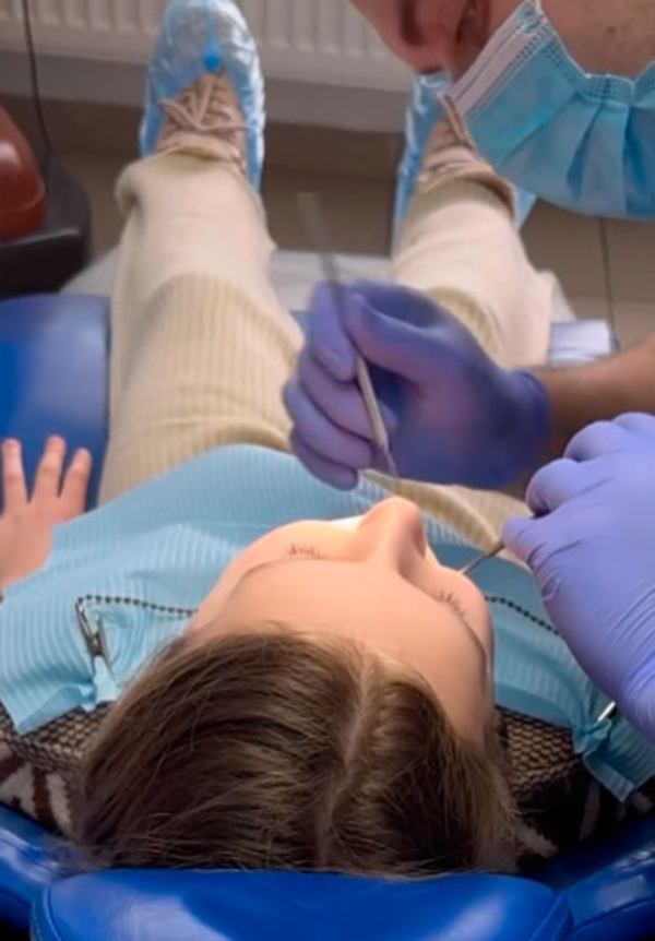 Якісне лікування зубів у дітей із гарантією - дитячий стоматолог